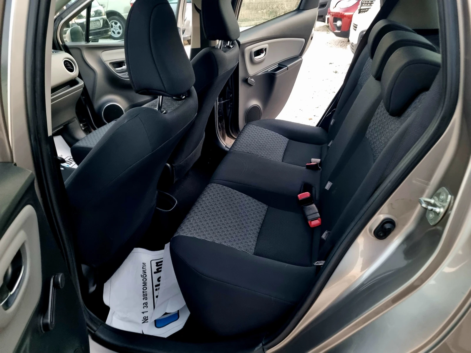 Toyota Yaris 1.3VVT-i 99ks.Navi, Kamera | Mobile.bg   16