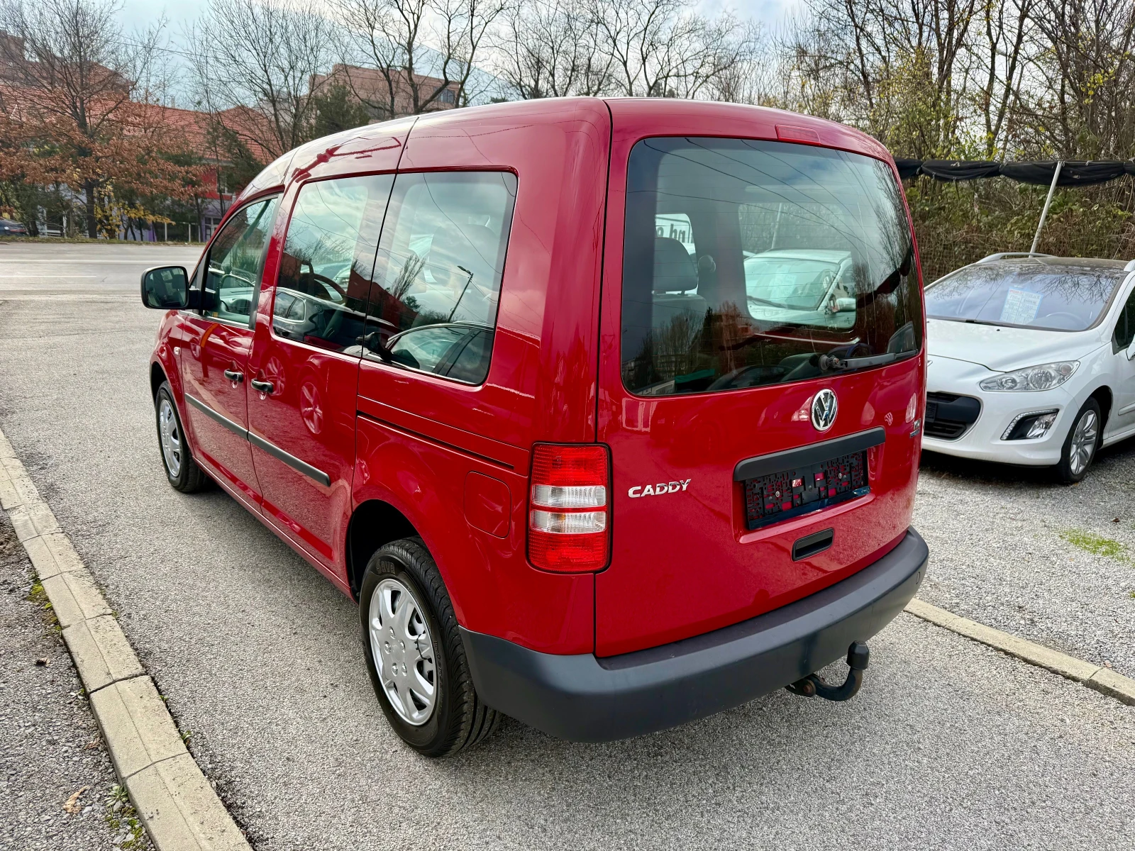 VW Caddy 1.6  🇨🇭 - изображение 4