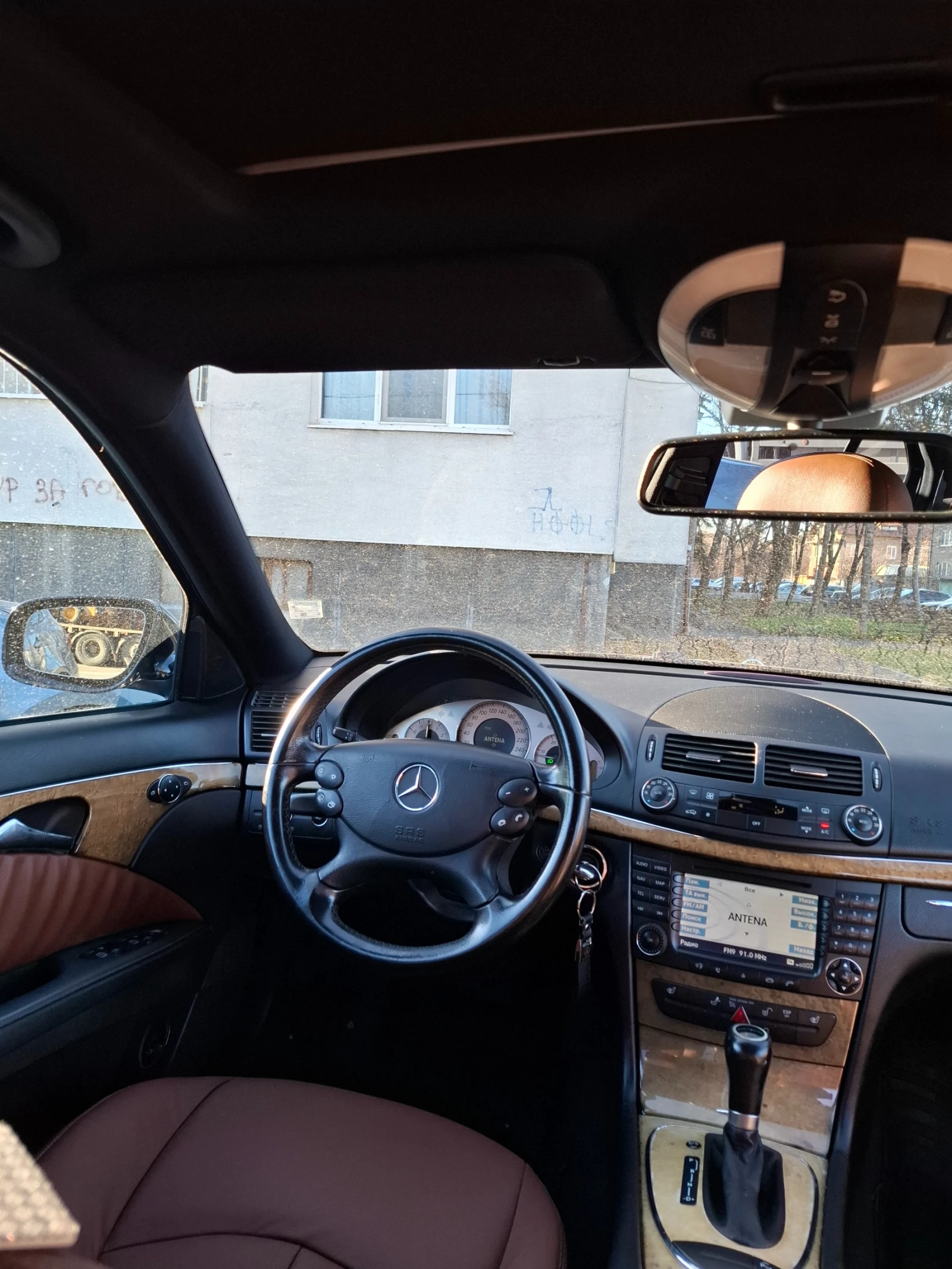 Mercedes-Benz E 280 Avantgarde, снимка 8 - Автомобили и джипове - 54415929