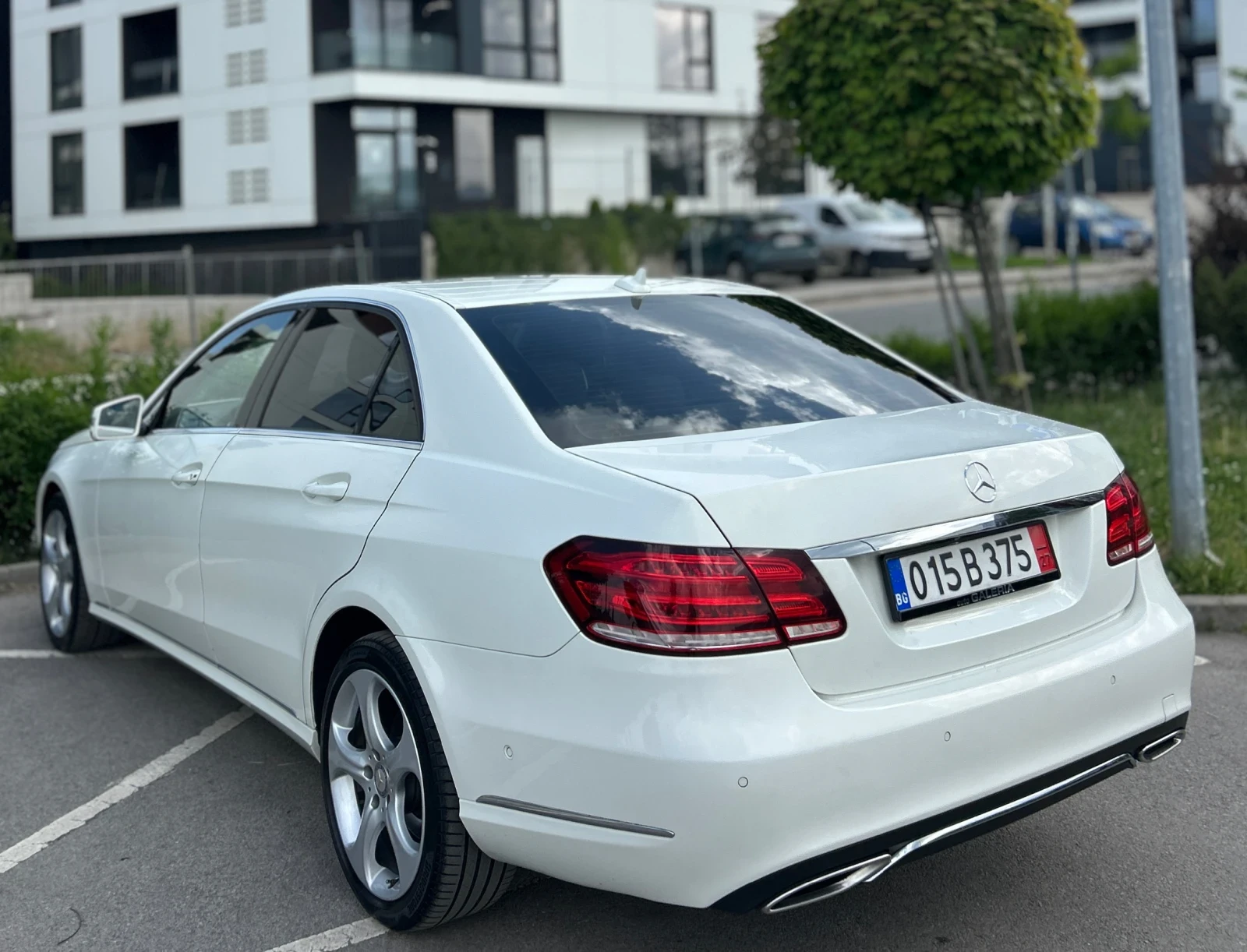 Mercedes-Benz E 350 4matik, снимка 8 - Автомобили и джипове - 54517908