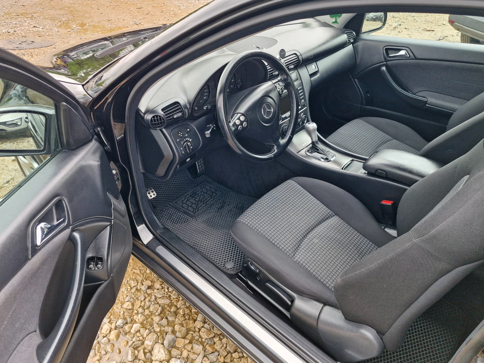 Mercedes-Benz C 180 143* AC* PDC* NAVI* XENON* PANO* FACE* TUV* AUT, снимка 9 - Автомобили и джипове - 54542775