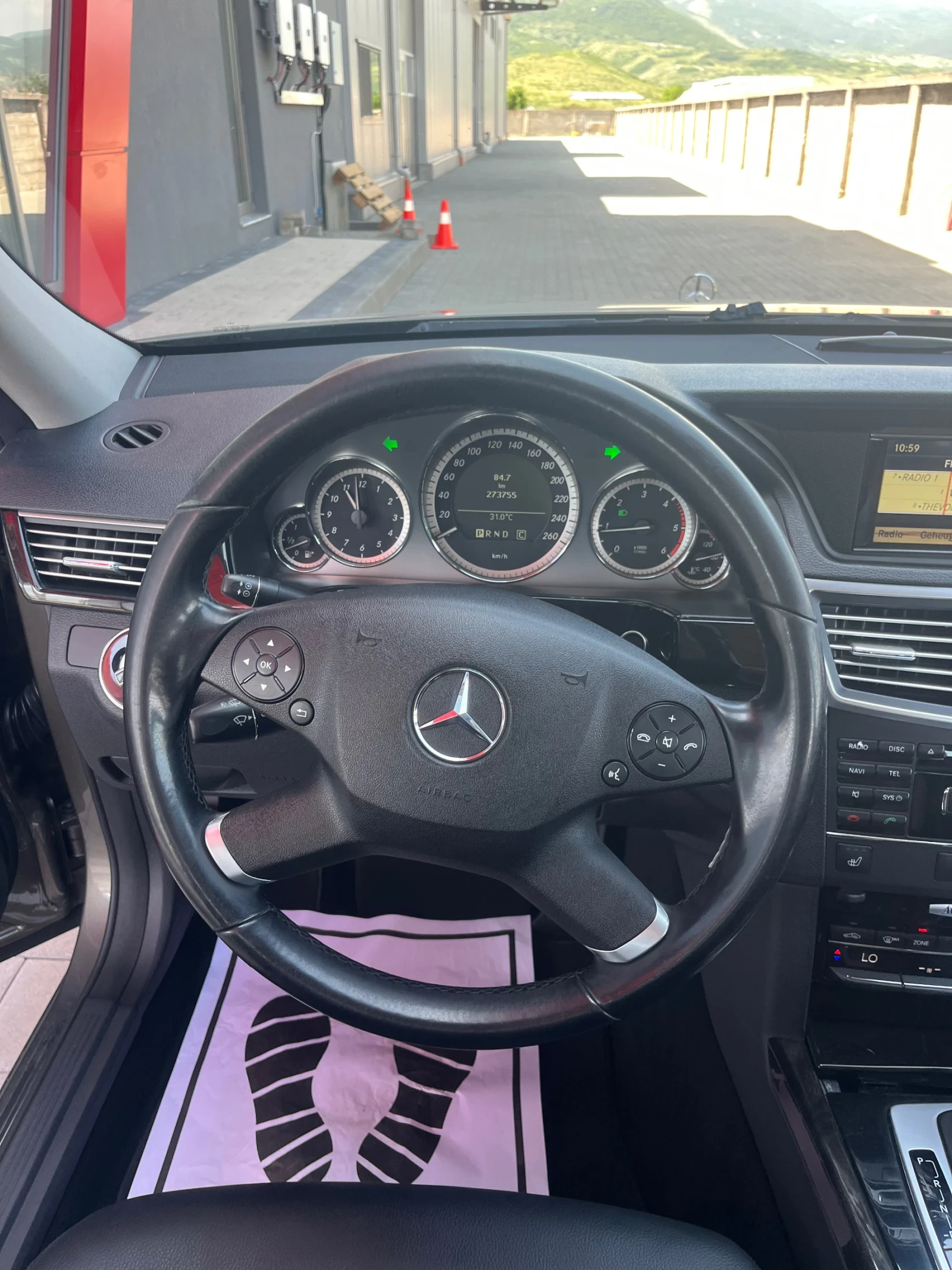 Mercedes-Benz E 220 Avantgarde , снимка 11 - Автомобили и джипове - 54704632