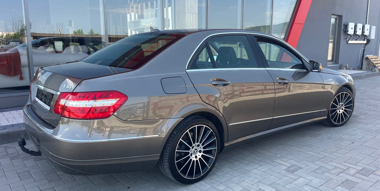 Mercedes-Benz E 220 Avantgarde , снимка 4 - Автомобили и джипове - 54704632