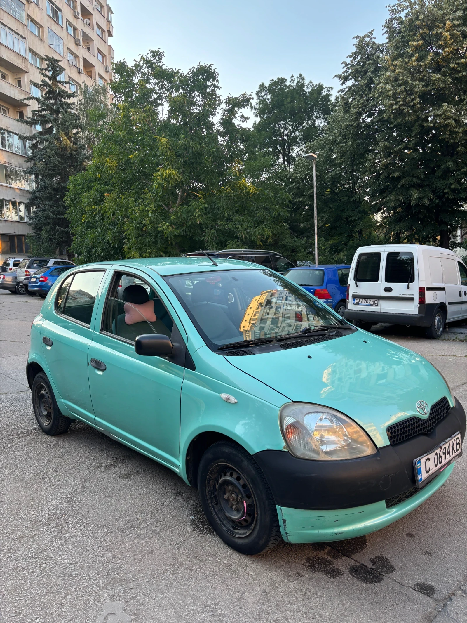 Toyota Yaris 1.0 , снимка 3 - Автомобили и джипове - 55065613