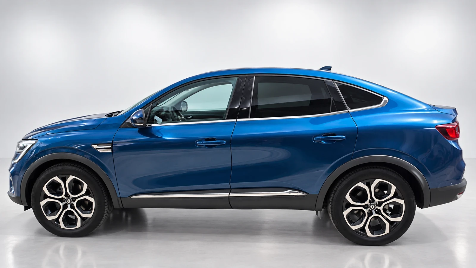 Renault Arkana 1.6 E-TECH 145kc FULL HYBRID 29000km, снимка 6 - Автомобили и джипове - 55713334