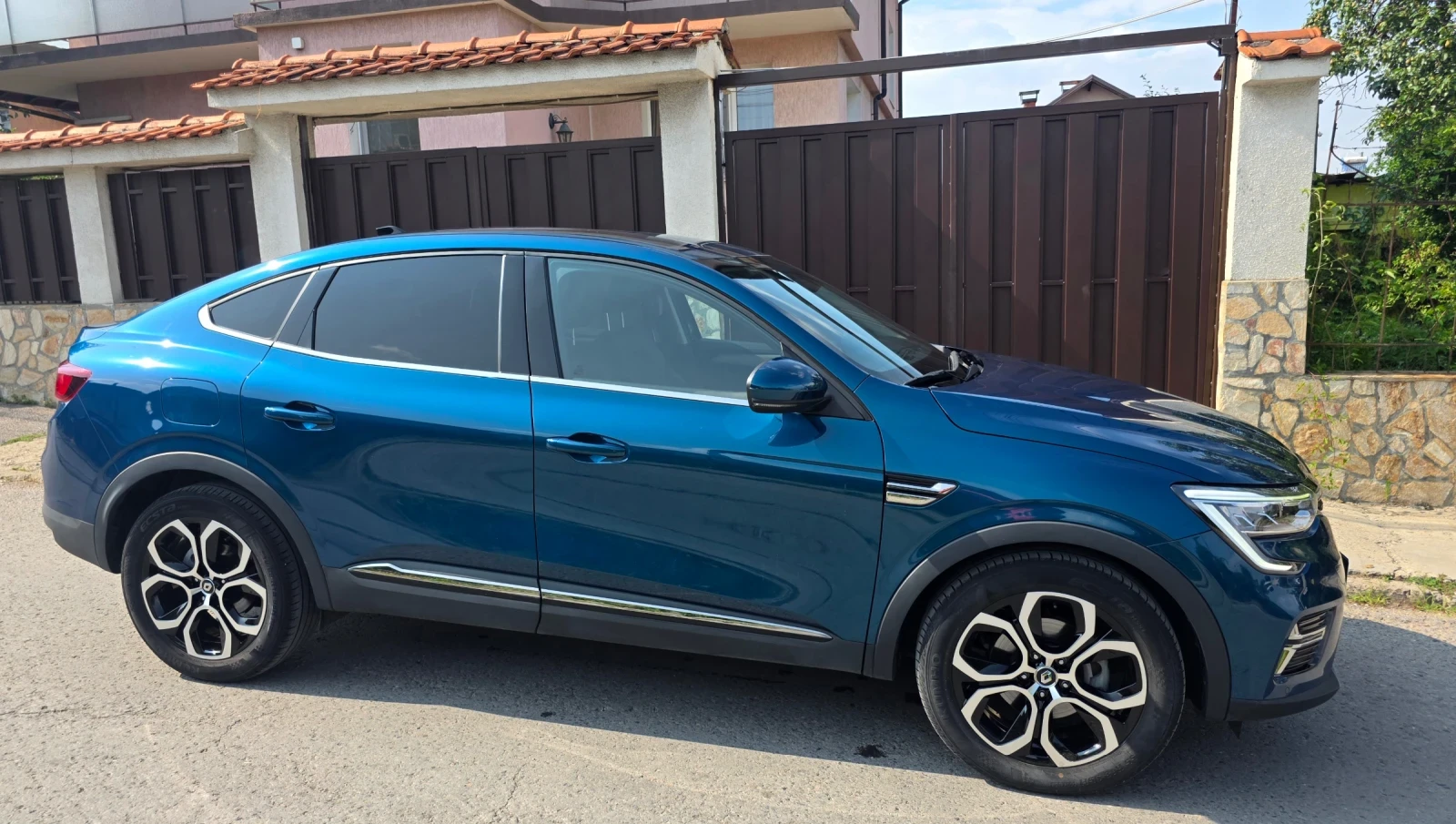 Renault Arkana 1.6 E-TECH 145kc FULL HYBRID 29000km, снимка 9 - Автомобили и джипове - 55152235