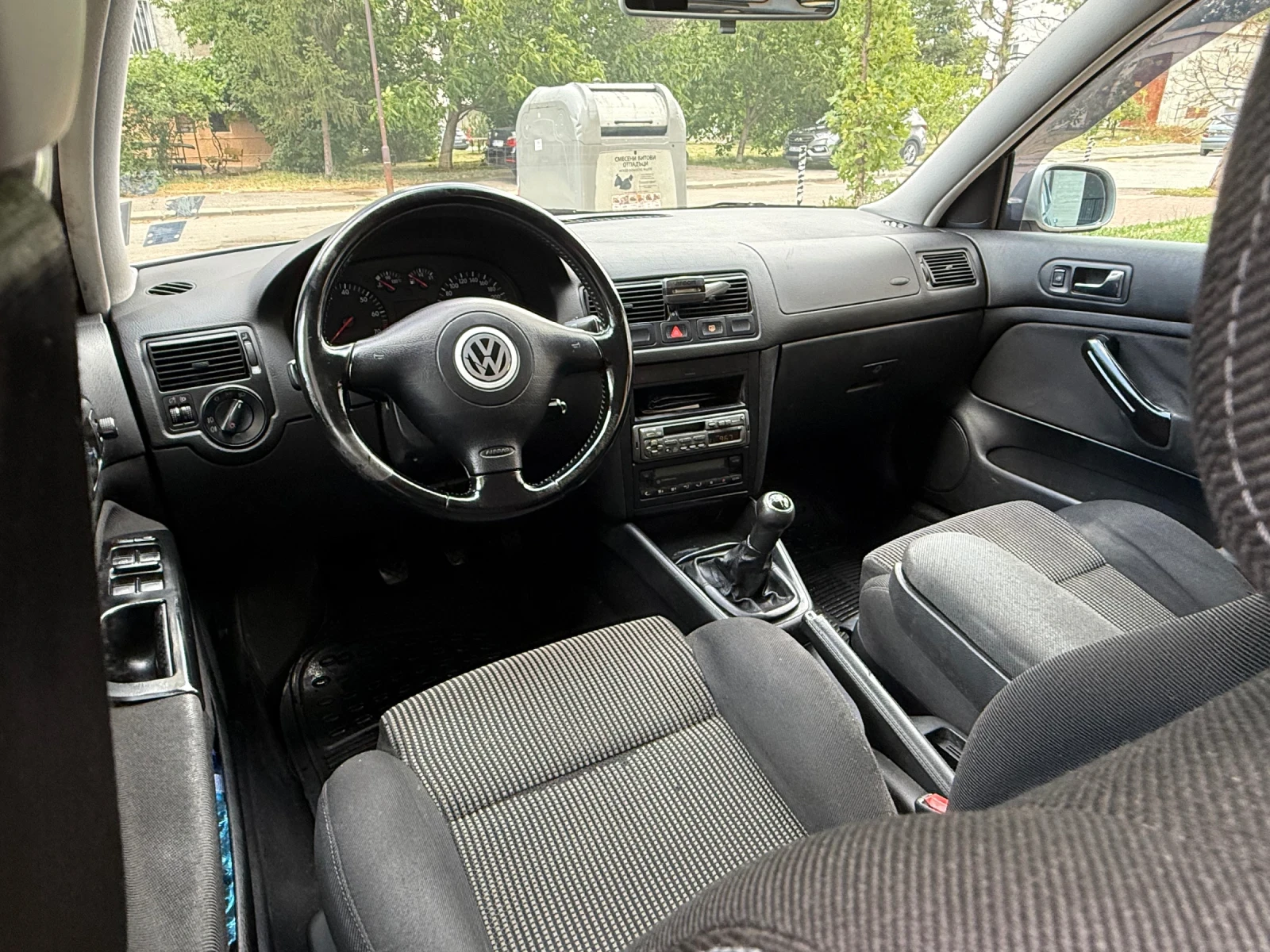 VW Golf 1.6 ТОП СЪСТОЯНИЕ, снимка 12 - Автомобили и джипове - 55282220