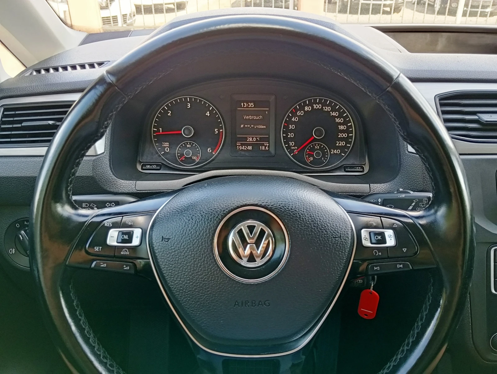 VW Caddy 2.0 TDI, снимка 14 - Автомобили и джипове - 56073760