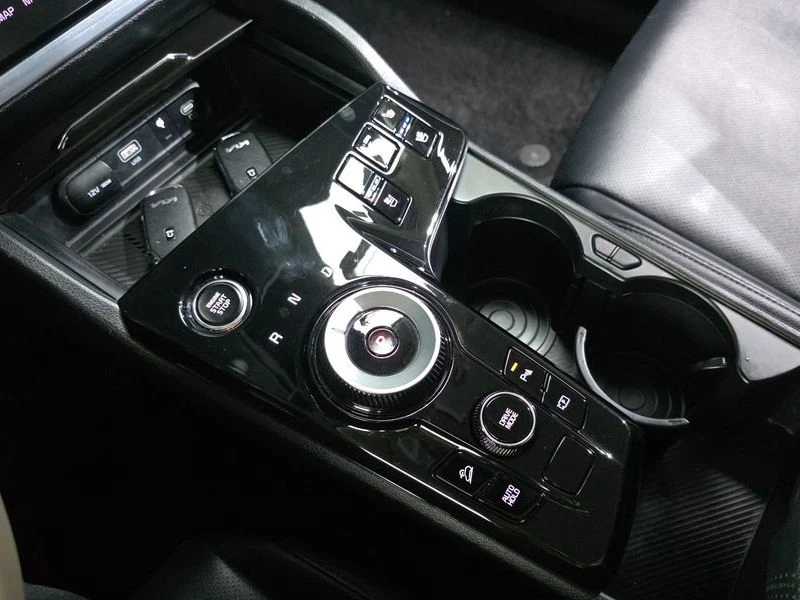 Kia Sportage Nobleless Gravity 2WD| 177к.с.| ВКЛ.ТЕХНОТЕСТ, снимка 9 - Автомобили и джипове - 55612411