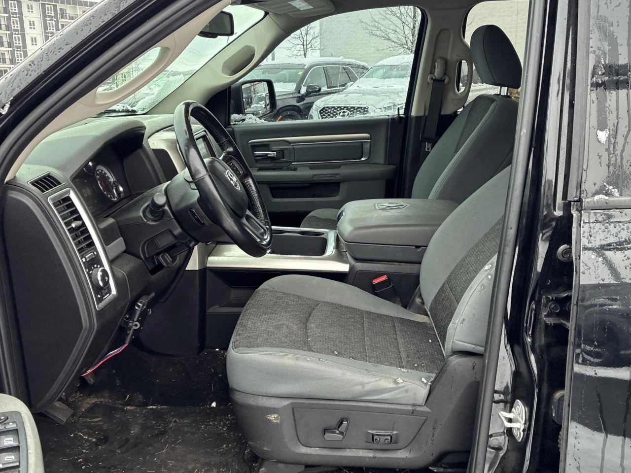 Dodge RAM 1500 CARFAX* АВТОФИНАНСИРАНЕ БЕЗ ПЪРВОНАЧАЛНА ВНОСКА - изображение 10