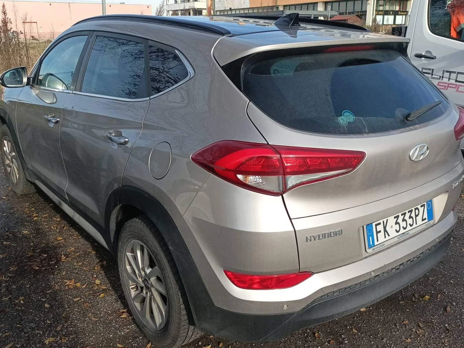 Hyundai Tucson 1.7 CRDI COMFORT PLUS PACK, снимка 3 - Автомобили и джипове - 53828192