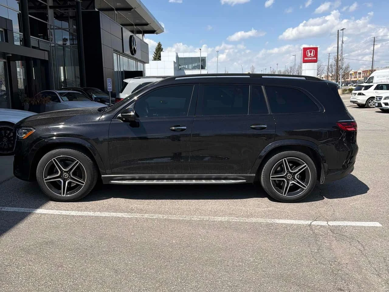 Mercedes-Benz GLS 450 BURMESTER/ДИСТРОНИК/ОБДУХВАНЕ/ПАНОРАМА/HUD, снимка 3 - Автомобили и джипове - 54493949