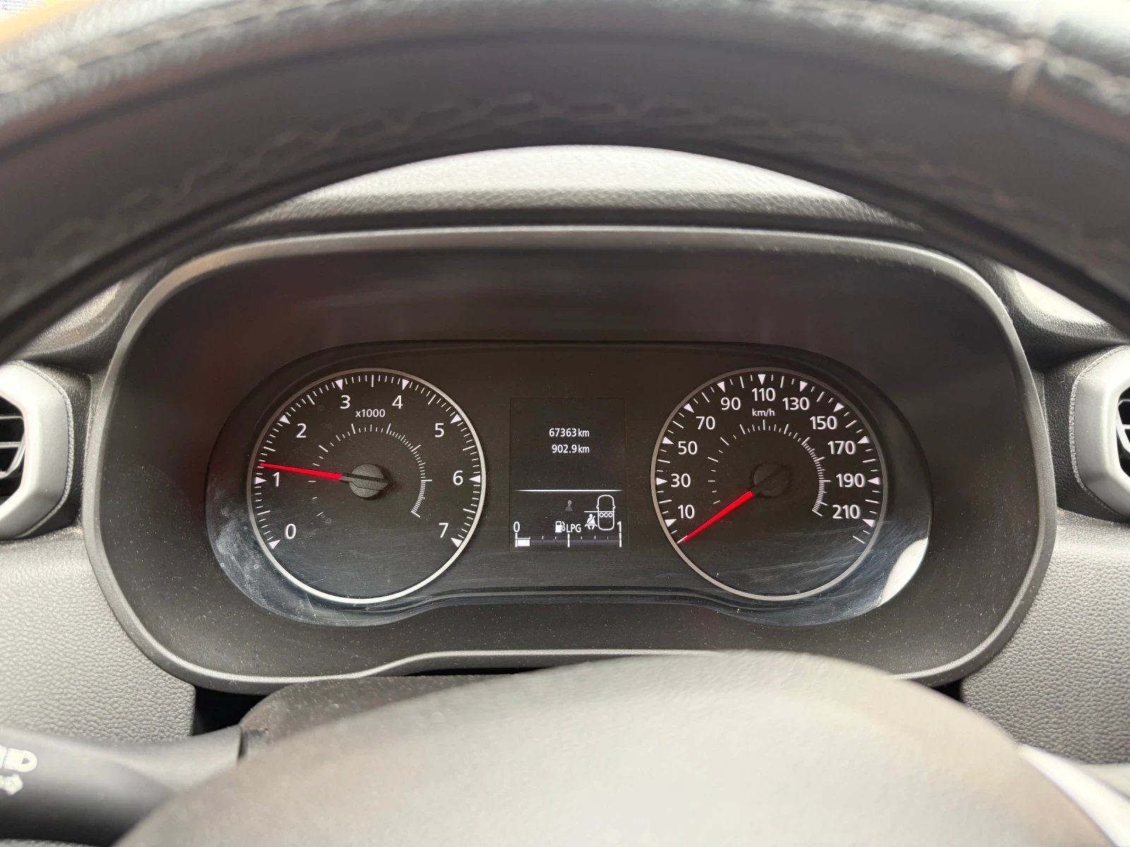 Dacia Duster, снимка 8 - Автомобили и джипове - 55212262