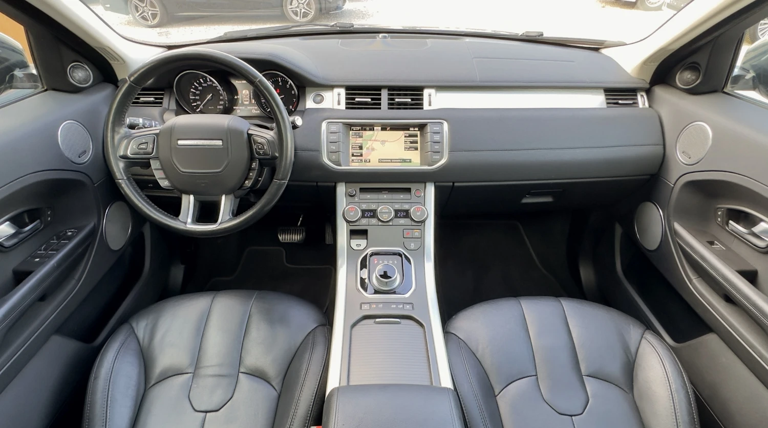 Land Rover Range Rover Evoque 2.0Si4 4x4 AT9 Кожа Подгрев Navi Panorama , снимка 6 - Автомобили и джипове - 55940586