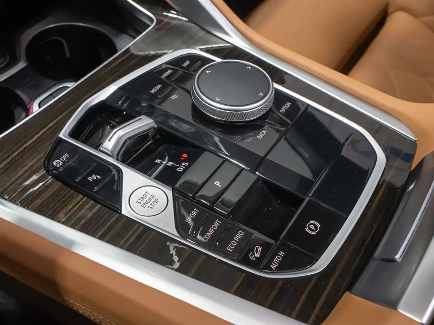 BMW X6 xDrive40i/HUD/HK/PANO/PREMIUM ESS PKG/          , снимка 14 - Автомобили и джипове - 56252816
