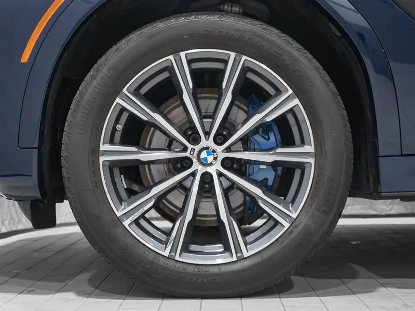 BMW X6 xDrive40i/HUD/HK/PANO/PREMIUM ESS PKG/          , снимка 4 - Автомобили и джипове - 56252816