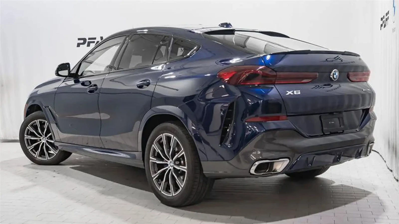 BMW X6 xDrive40i/HUD/HK/PANO/PREMIUM ESS PKG/          , снимка 5 - Автомобили и джипове - 56252816