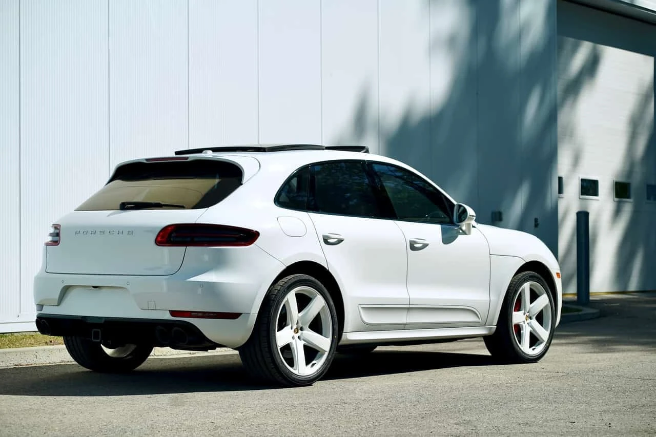Porsche Macan * Turbo * ДВА КЛЮЧА * KEYLESS * , снимка 3 - Автомобили и джипове - 56426937