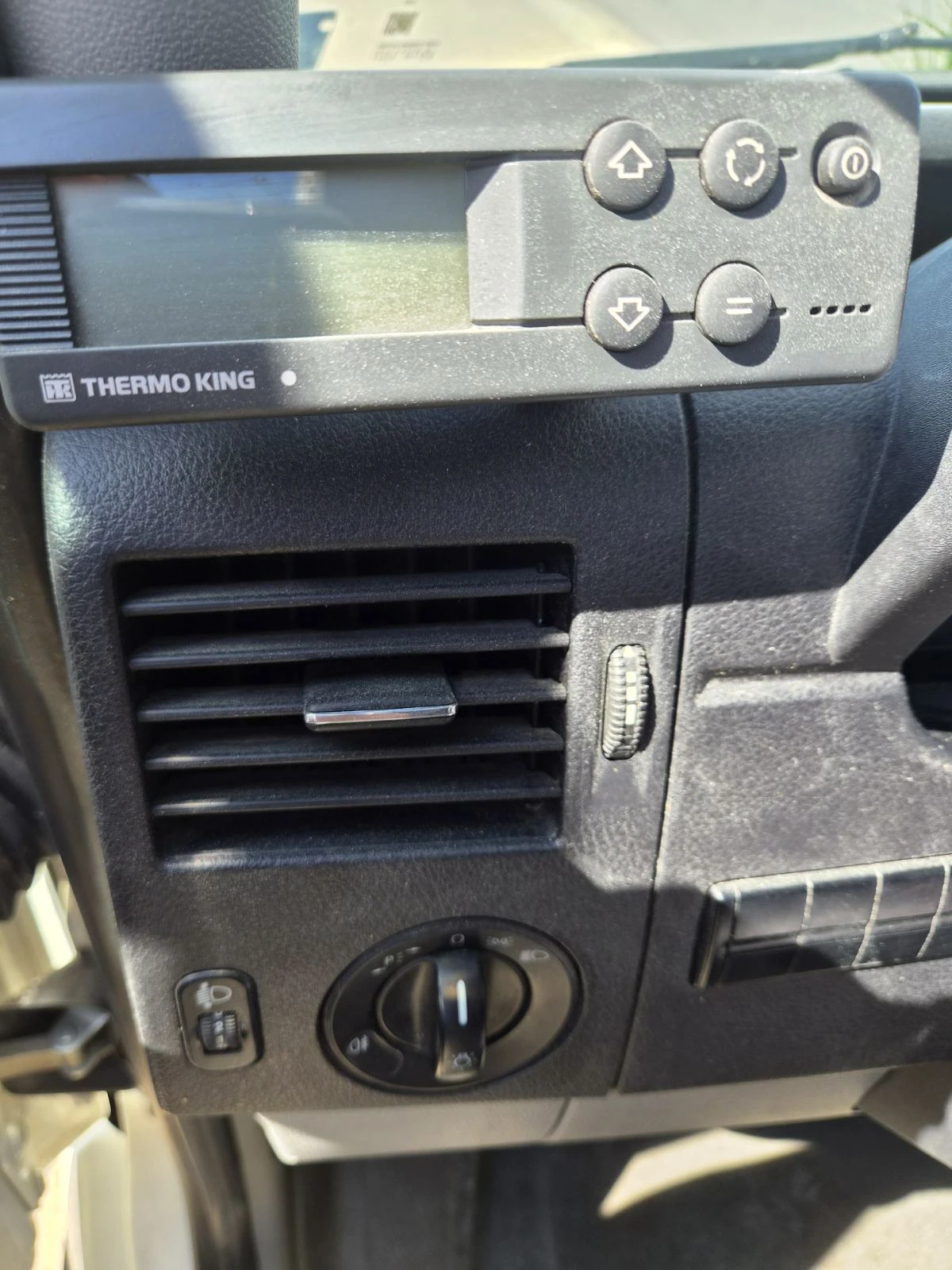 Mercedes-Benz Sprinter 313 Хладилен Thermo King , снимка 11 - Бусове и автобуси - 56294670