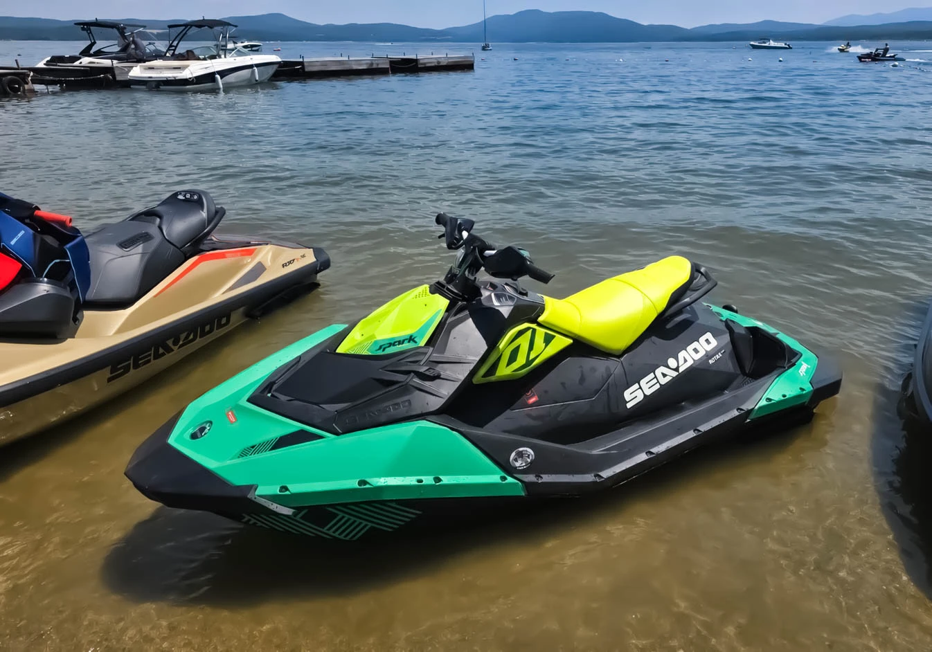Джет Bombardier Sea Doo Spark Trixx, снимка 3 - Воден транспорт - 54999940