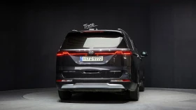 Kia Carnival 7-Seater Signature | 360 Camera | Distronic | , снимка 4