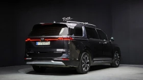 Kia Carnival 7-Seater Signature | 360 Camera | Distronic | , снимка 2