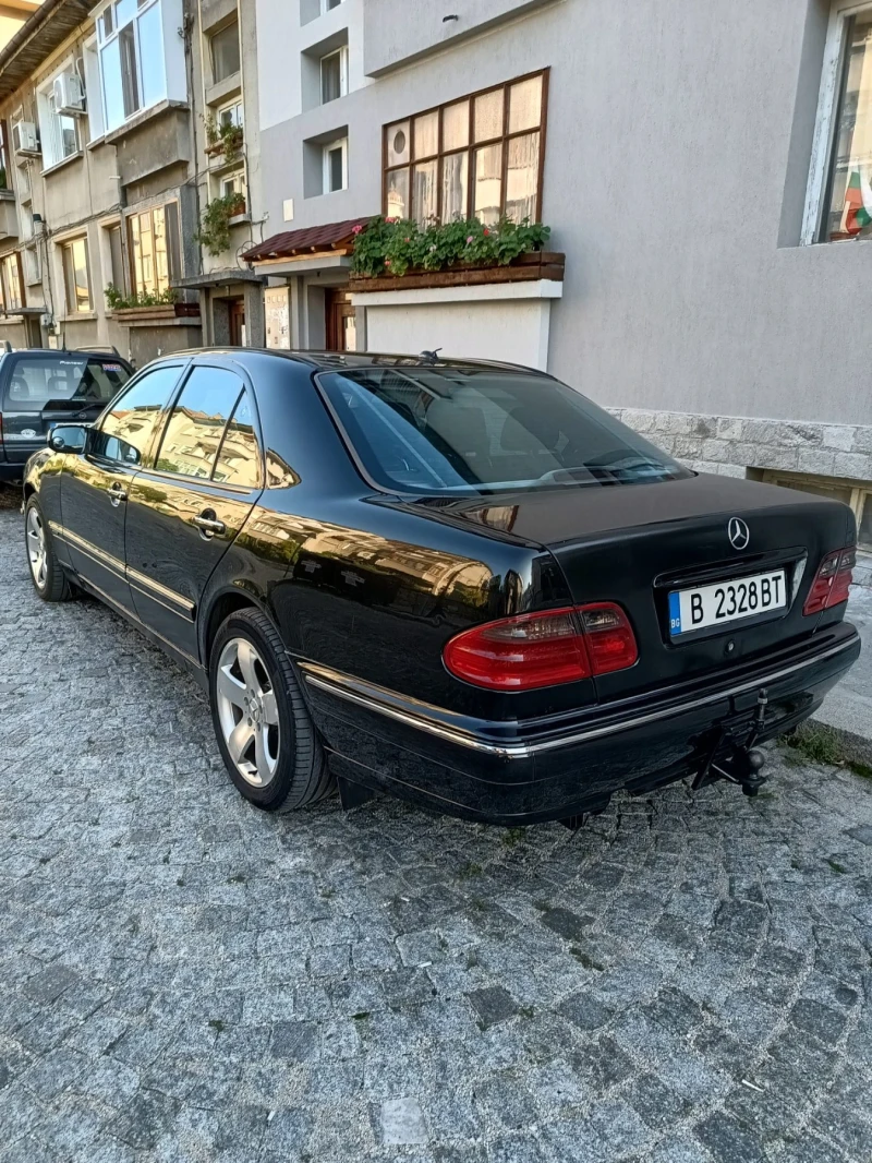 Mercedes-Benz E 270, снимка 3 - Автомобили и джипове - 47408265