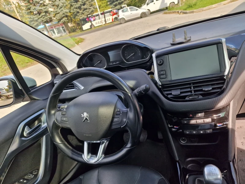 Peugeot 2008, снимка 9 - Автомобили и джипове - 47928803