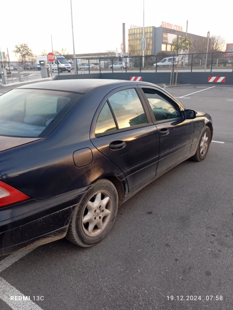 Mercedes-Benz C 180, снимка 2 - Автомобили и джипове - 48735150