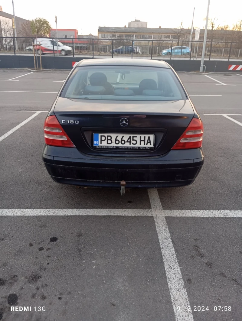 Mercedes-Benz C 180, снимка 3 - Автомобили и джипове - 48735150