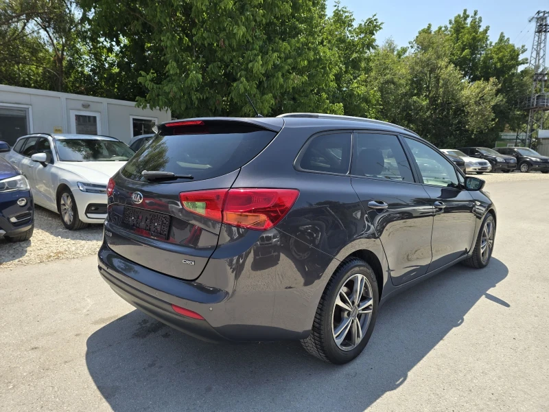 Kia Ceed 1.6crdi 110к.с Топ състояние , снимка 4 - Автомобили и джипове - 51179890
