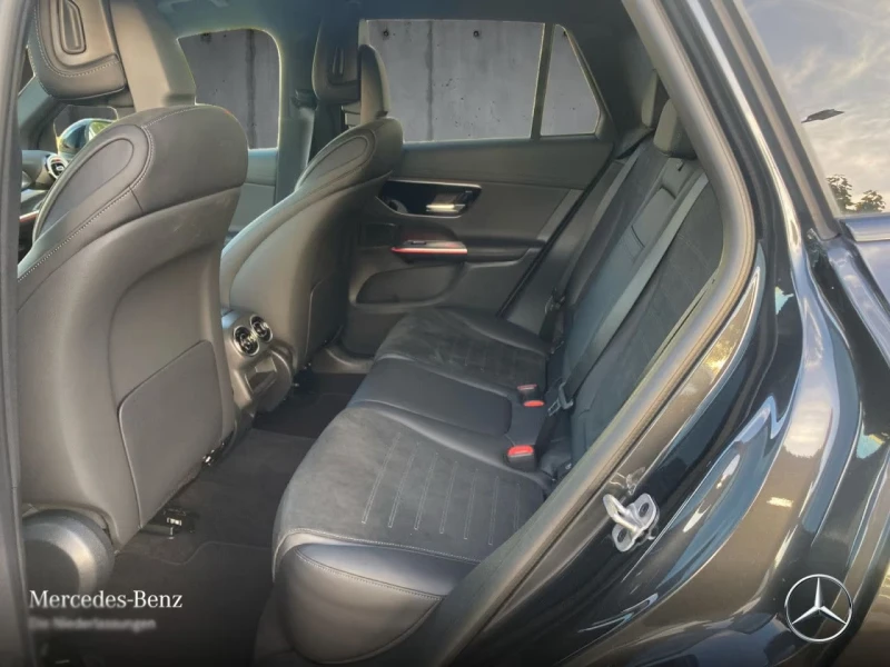 Mercedes-Benz GLC 200 4MATIC/AMG-PACK/NIGHT/MEMORY/CAM/NAVI/133D, снимка 9 - Автомобили и джипове - 51966074