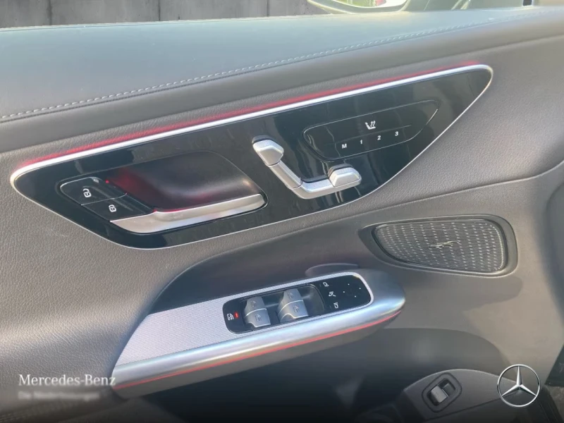 Mercedes-Benz GLC 200 4MATIC/AMG-PACK/NIGHT/MEMORY/CAM/NAVI/133D, снимка 13 - Автомобили и джипове - 51966074