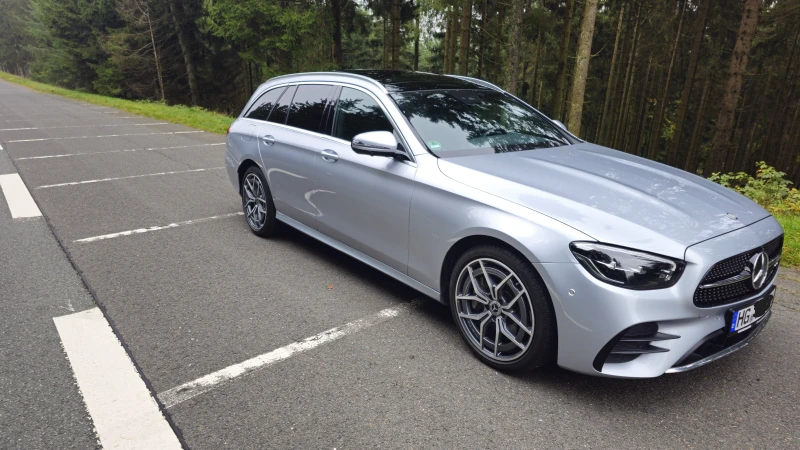 Mercedes-Benz E 400 4 MATIC, снимка 2 - Автомобили и джипове - 52106311