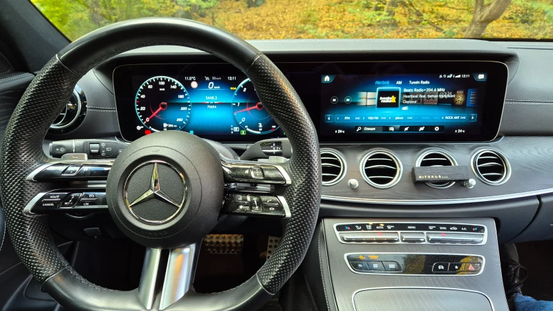 Mercedes-Benz E 400 4 MATIC, снимка 12 - Автомобили и джипове - 52106311