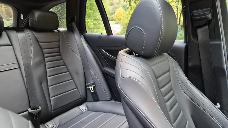 Mercedes-Benz E 400 4 MATIC, снимка 13 - Автомобили и джипове - 52106311