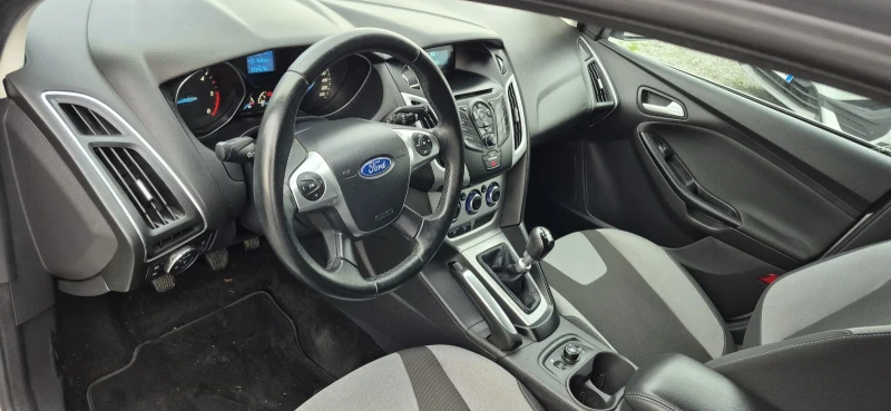 Ford Focus 1.6 Dizel Evro 5 Топ състояние, снимка 12 - Автомобили и джипове - 52674816