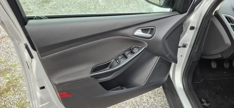 Ford Focus 1.6 Dizel Evro 5 Топ състояние, снимка 15 - Автомобили и джипове - 52674816