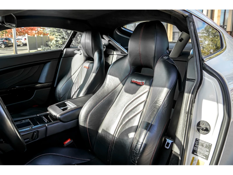 Aston Martin V8 Vantage S COUPE | CARBON FIBER PKG | NAVI | CAM | , снимка 11 - Автомобили и джипове - 52733768