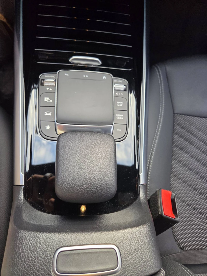 Mercedes-Benz CLA 250, снимка 11 - Автомобили и джипове - 52846339