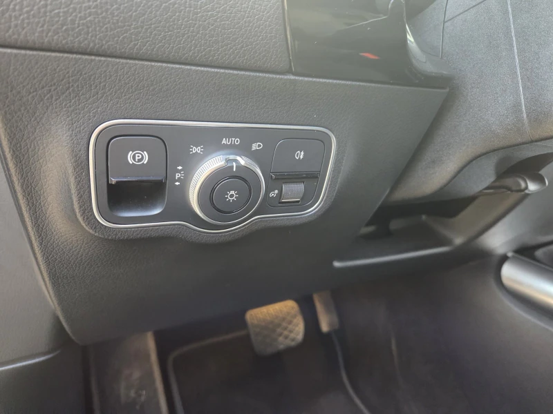 Mercedes-Benz CLA 250, снимка 15 - Автомобили и джипове - 52846339