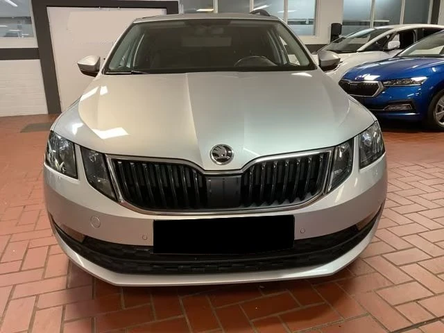 Skoda Octavia 1.6/TDI/DSG/FACELIFT NAVI CARPLAY 1СОБСТВЕНИК ТОП!, снимка 2 - Автомобили и джипове - 54068383