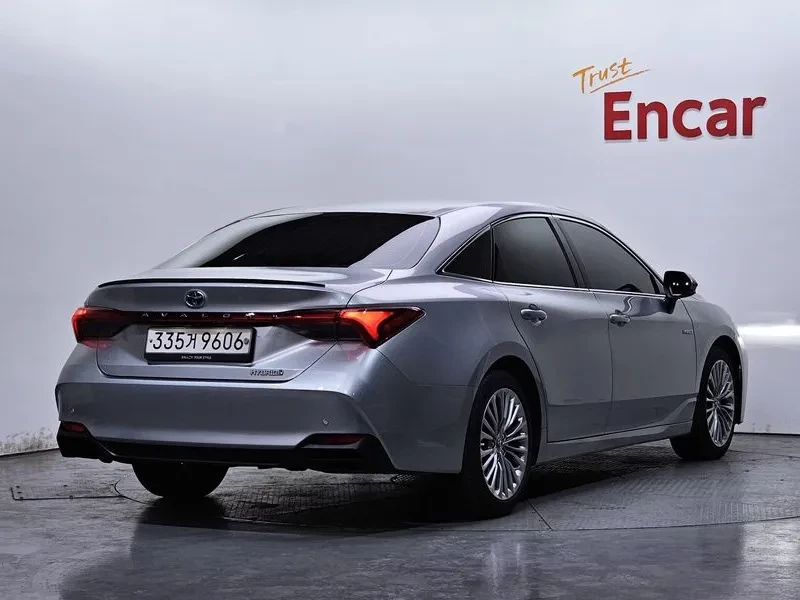 Toyota Avalon 2.5 Хибрид, снимка 2 - Автомобили и джипове - 55739387