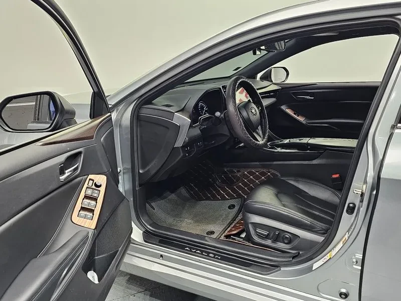 Toyota Avalon 2.5 Хибрид, снимка 9 - Автомобили и джипове - 55739387