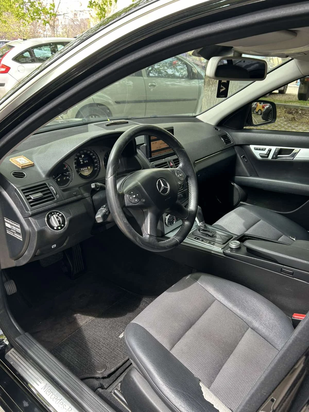 Mercedes-Benz C 320  - изображение 9