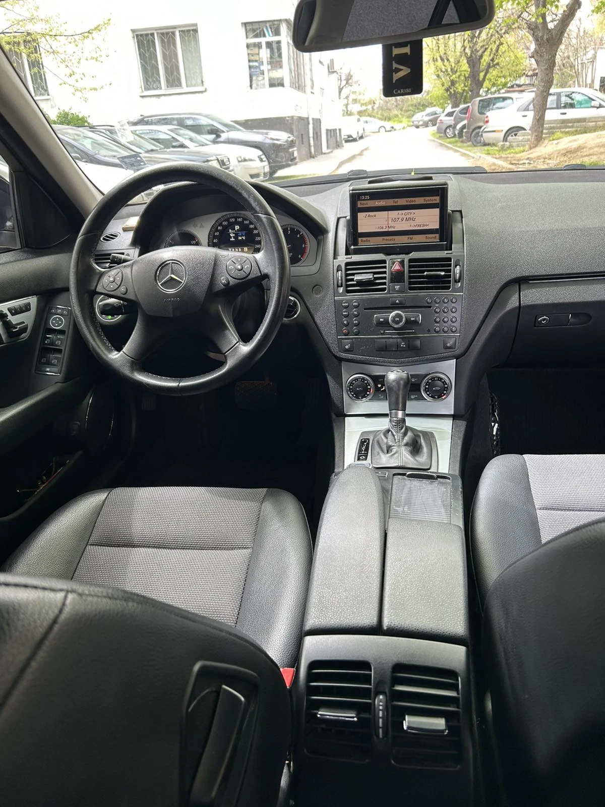 Mercedes-Benz C 320  - изображение 8