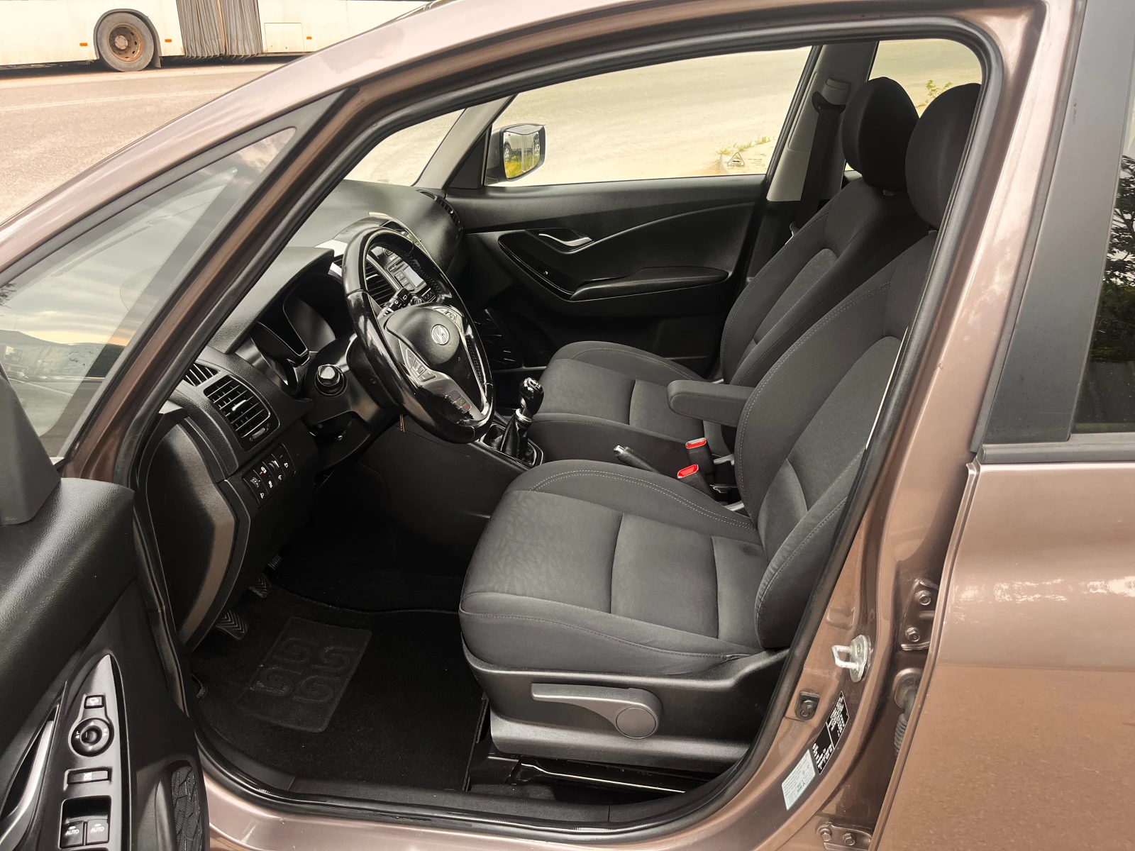 Hyundai Ix20 1.6 STULE - изображение 8