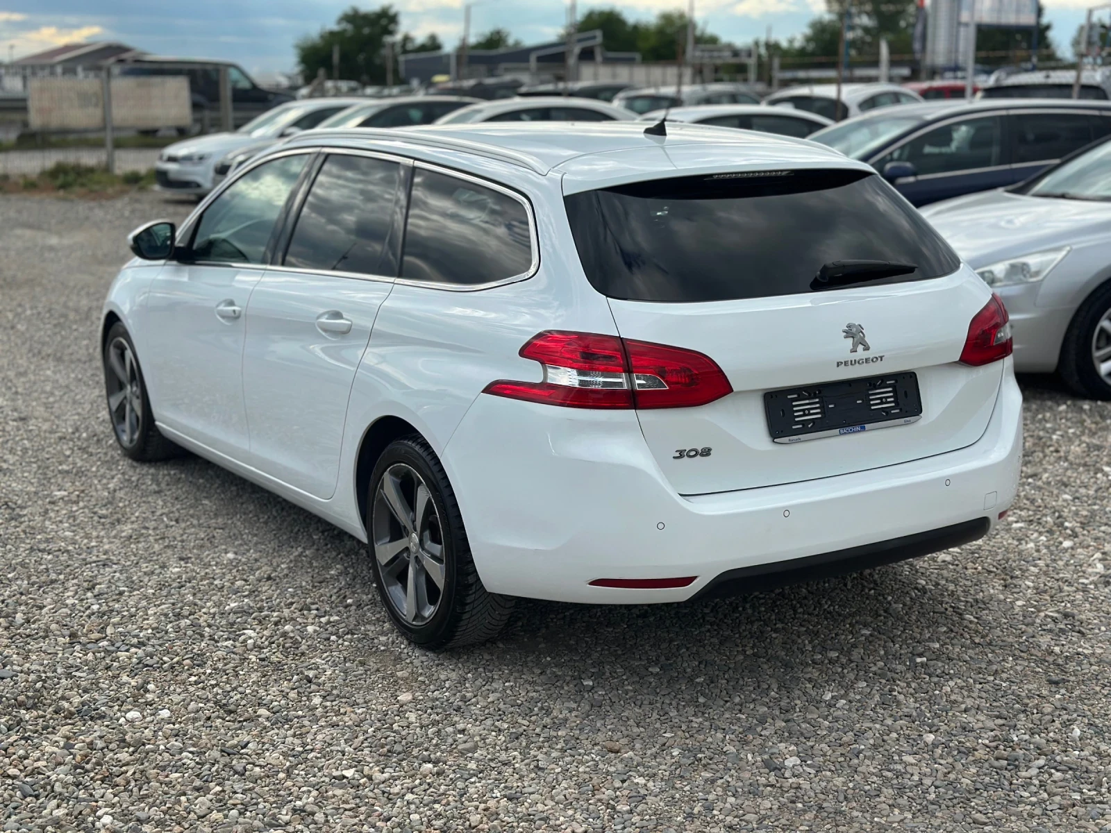Peugeot 308 1.6Blue HDi 120кс GT-Line - изображение 6