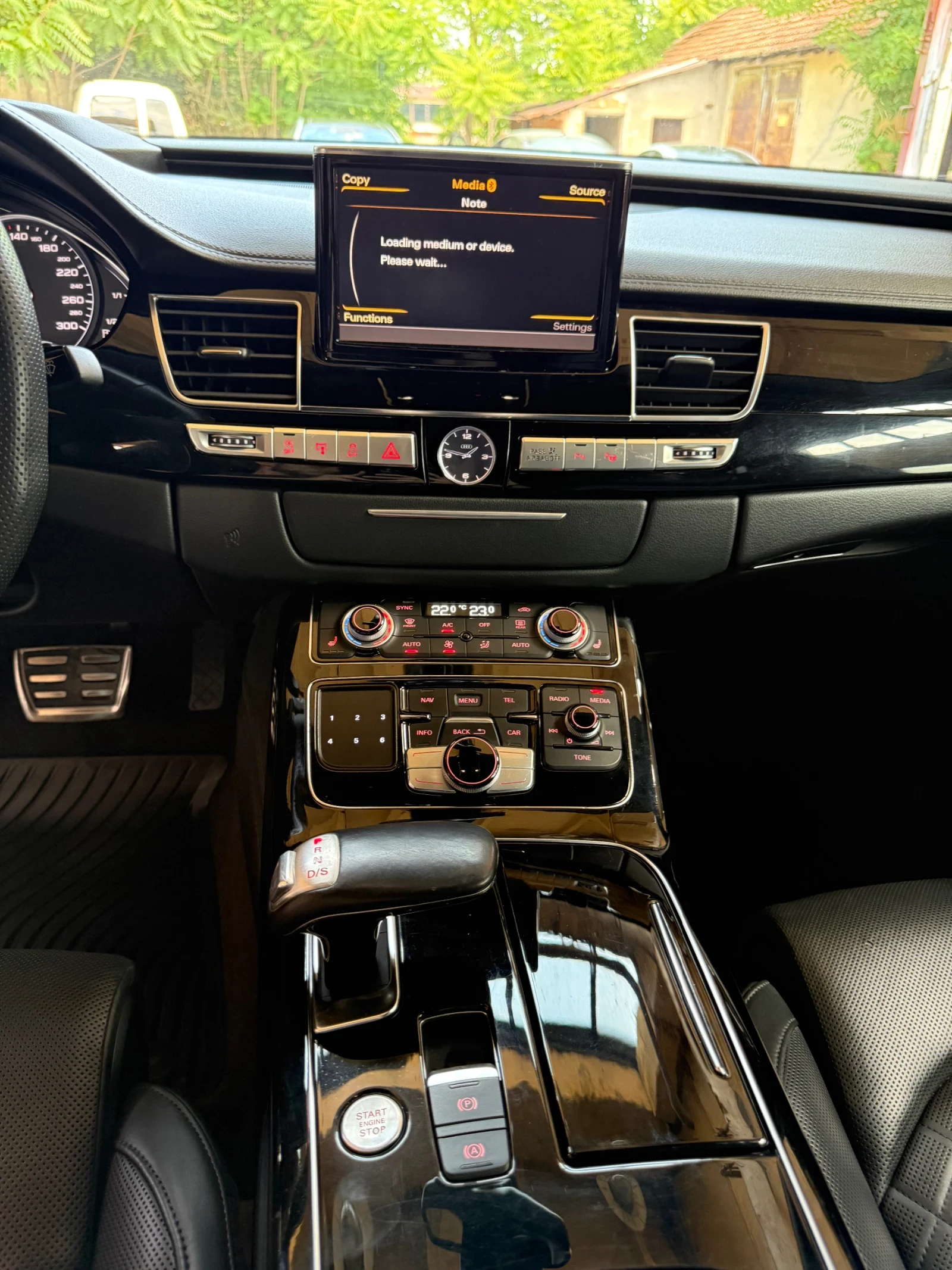 Audi A8 Matrix 4.2 TDI  - изображение 3