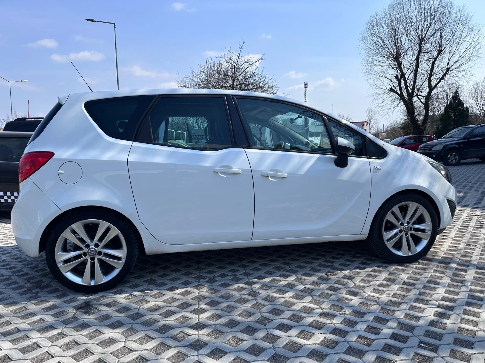 Opel Meriva 1, 4i - 120 k.c. РЕГИСТРИРАНА/ОБСЛУЖЕНА, снимка 5 - Автомобили и джипове - 53877396